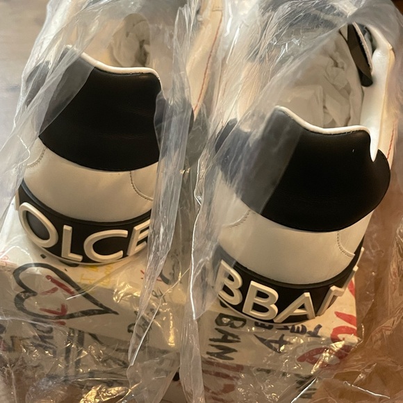 Dolce & Gabbana White and Black Sneakers Sleek Design - Picture 3 of 6